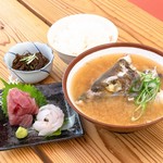 Umi No Megumi Minato Machi Ten - 魚汁定食