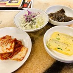 赤坂韓国料理・焼肉 兄夫食堂 - パンチャン