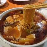 精華苑 - 肉そば 麺リフト