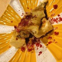 肉割烹 幹の弐 - 対馬穴子とまこもたけの天麩羅牛とろフレーク掛け