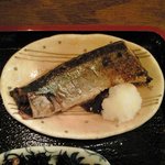 Etsubo - 笑壷定食 1000円 のサンマの塩焼き