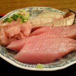 Etsubo - 笑壷定食 1000円 のタイ、鰹のたたき、マグロ、中落ちの刺身