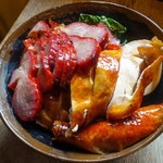 金陵 - 二種盛り丼（チャーシュー＆焼き鶏）