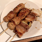 焼鳥バス亭 - 豚串、つくね