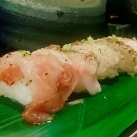 イベリコ屋 心斎橋店 - イベリコ豚の炙り寿司2種盛り