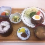 ななっこ - 2018/12/15は恵美ちゃん特製ハンバーグ定食。めちゃうま！