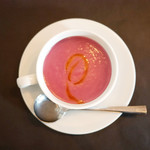 クチネッタ　トミーノ - 赤カブのスープ