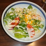 モツ兵衛 - 香味野菜とトマトのサラダ