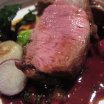 レストラン バカール - アイスランド産仔羊のロースト ニンニクとローズマリーの香り 取り分けてＵＰ１