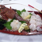 パラダイスガーデンサセボ - 各テーブルに一尾、豪快です。