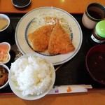 さんがま茶屋 - 日替り魚フライ定食600円。ご飯お代わり無料。残念ながら銀杏ご飯は売り切れでした(^_^;)