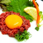 鉄板鍋屋 ひらの兆治 - 馬刺しユッケ