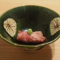 肉亭ふたご iki 本郷三丁目店 - 「和牛サーロインの軽い炙り雲丹巻」