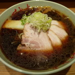 すみれ - 醤油ラーメン＋チャーシュートッピング（'11.09）