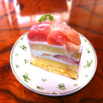 アニバーサリー - 桃のショートケーキ
