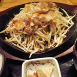Tengu Sakaba - 豚肉と野菜鉄板焼き定食