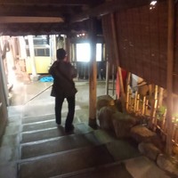 魚庵 千畳敷 - お部屋まではもう少し！