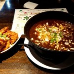 担担麺 胡 - 黒ゴマ担担麺（864円）を激辛（+50円）のCセット（200円+税16円）