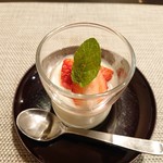 禅紫 - 杏仁豆腐