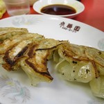 点勝園 - 餃子300円、美味しいです！