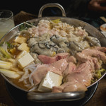 豊田屋 - 煮えてきた 白子・かき・アンキモ鍋