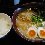 ひょっとこラーメン - 味噌らーめん800円＋味玉100円＋小ライス 100円