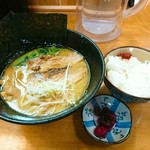 湯河原ラーメン - 湯河原豚骨醤油ラーメン   ¥780