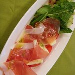 洋食グリル木村家 - トマトとモッツアレラチーズのサラダ