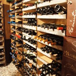 SALONE 2007 - ワインセラーにはこんなにたくさんのワインが♥温度は14度に保たれています。（2011/4）