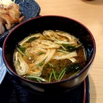 お料理ひろせ - 具だくさんのマイルド赤だし。