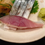 綺麗な断面のシメサバ。