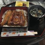 うなぎ家 - 三河一色産鰻。備長炭で焼いた関東風のうな重1500円です。