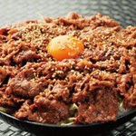 鉄板!!激うま牛カルビ丼