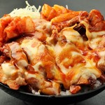 チーズタッカルビ丼
