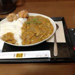 お惣菜のまつおか - まつおかカレー　メガ盛りプラス唐揚げ二個