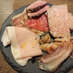 Kitchen fumi - お肉のお惣菜盛り合わせ