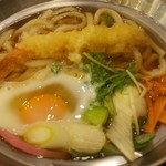 はなまるうどん - 鍋焼きうどん。煮込み前。