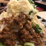 味噌ノ頂 - 醤油ダレ。で黒い背脂たっぷり。