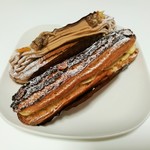 パティスリー ショコラトリー オーディネール - 手前は5周年記念限定エクレールティラミス、奥は昨年食べて美味しかった限定エクレールモンブラン各350円