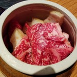 Yakiniku Kura - 壺浸け 確か680円･･･？
      薄切りだけど味がしっかり入ってて旨し