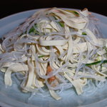 中国料理＆ワイン yinzu - ２０１１年９月２８日訪問～色々細切り野菜のサラダ（ハーフ）