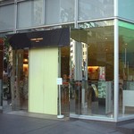 ピエール・エルメ・パリ - 外観