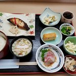 一つ木竹林草 - 銀鱈西京焼き全景　小鉢が圧巻