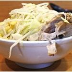 プチ二郎　730円　プチでも中々の迫力。