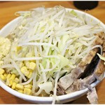 プチ二郎　730円　絶妙に汚らしいビジュアル。でもこれが美味いの。