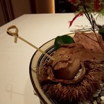 リストランテKubotsu - アミューズのトリュフが載せられた一粒栗（アップ）（2018.11）