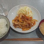 Giyouzampou - 生姜焼定食￥680-