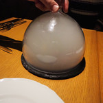 0831 yummy - 2018/12/8 ディナーで利用。
                                ◾️牛ハツのコンフィ 瞬間スモークの香り