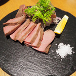 0831 yummy - 2018/12/8 ディナーで利用。
      ◾️牛ハツのコンフィ 瞬間スモークの香り