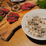 0831 yummy - 2018/12/8 ディナーで利用。
      ◾️特選和牛の塩釜ローストビーフ
      ◾️Staubで炊くトリュフご飯